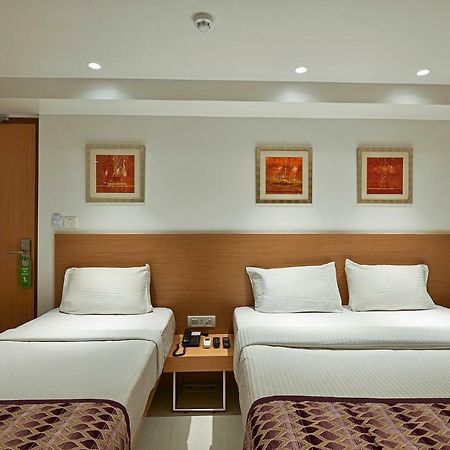 Hotel Leafio-Near Airport 뭄바이 외부 사진