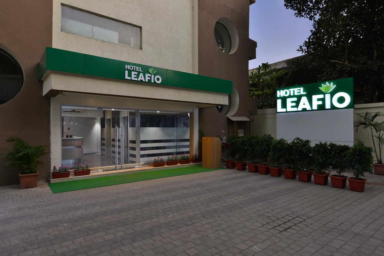 Hotel Leafio-Near Airport 뭄바이 외부 사진