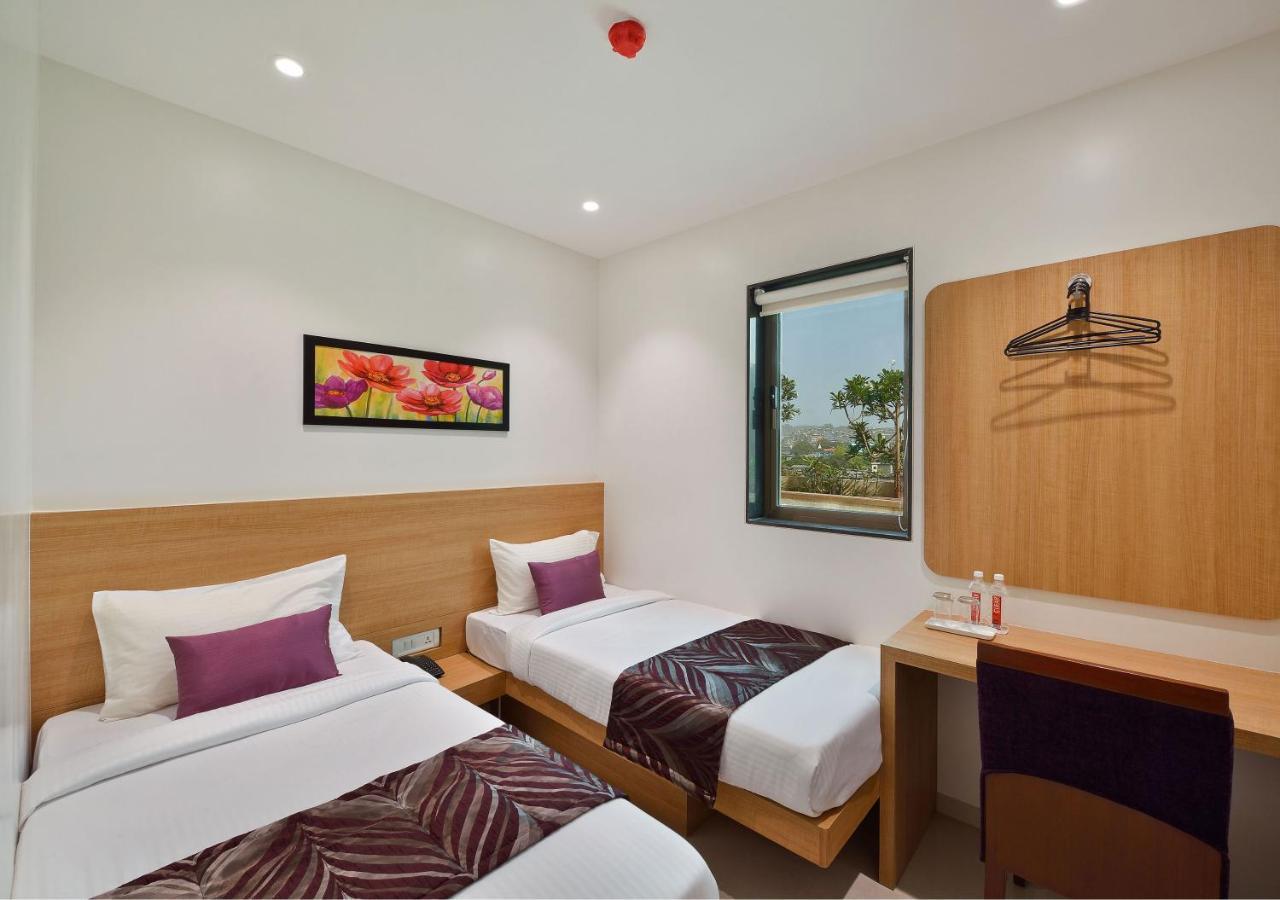 Hotel Leafio-Near Airport 뭄바이 외부 사진