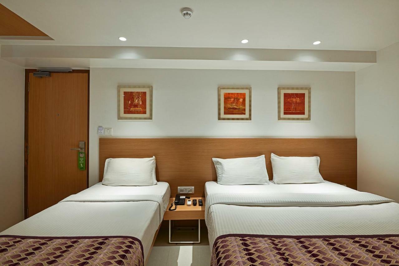 Hotel Leafio-Near Airport 뭄바이 외부 사진